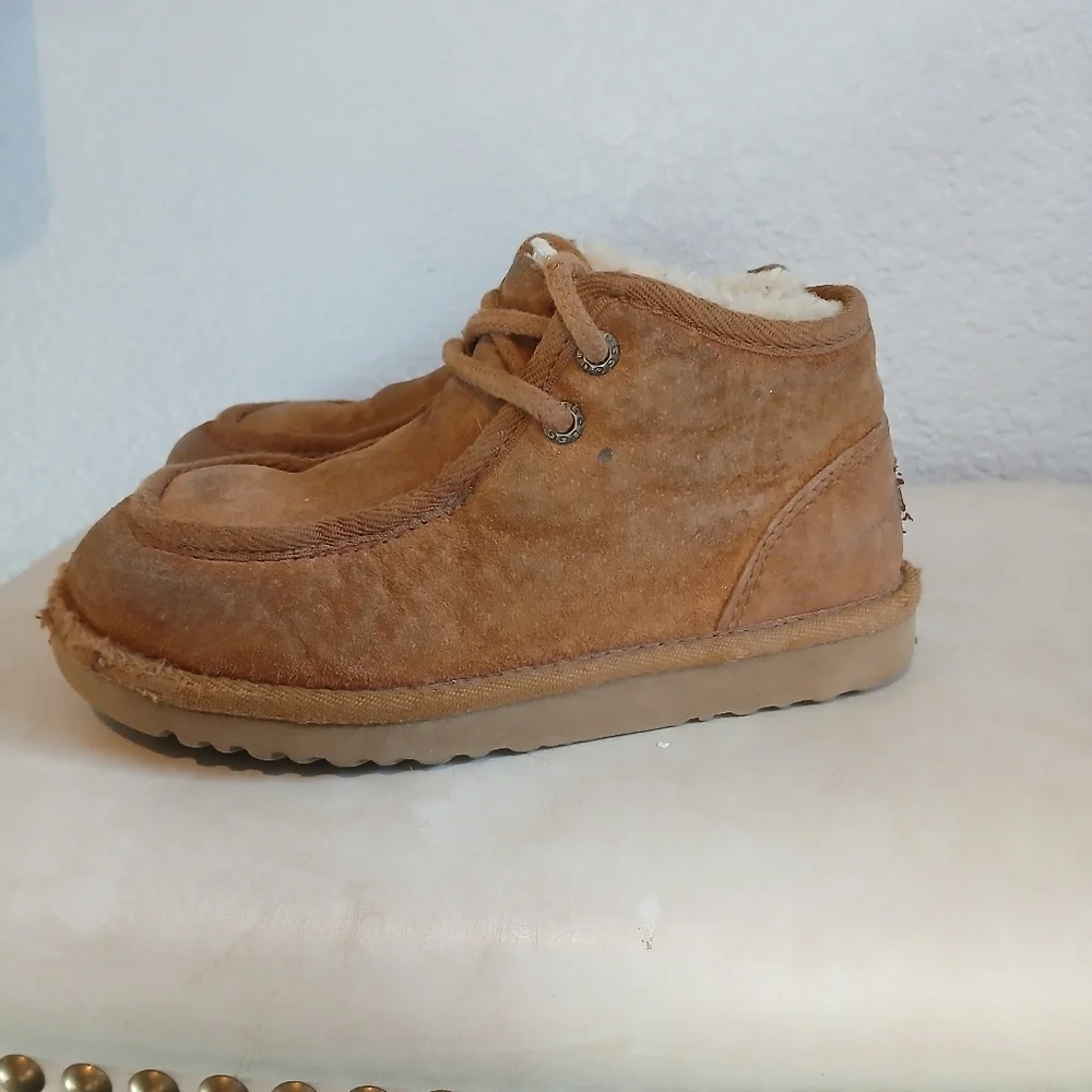 UGG Boys Brown Tan Suede Lace Up Boots Boities Size 10
